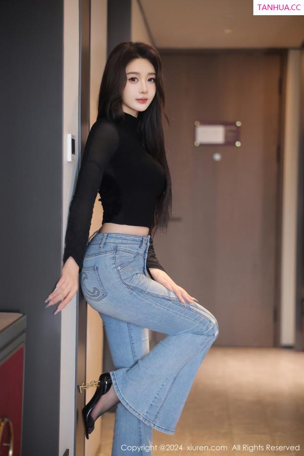   [XiuRen]高清写真图 2024.12.06 No.9555 Candy糖糖 新人美腿第3张图片